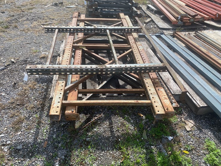 #107-•-(6)-asst.-uprights-image-2