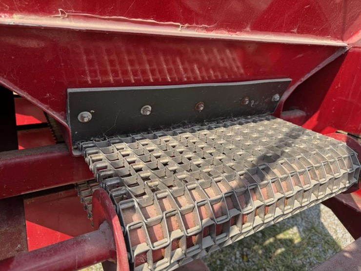 bbi-fertilizer-spreader-image-13