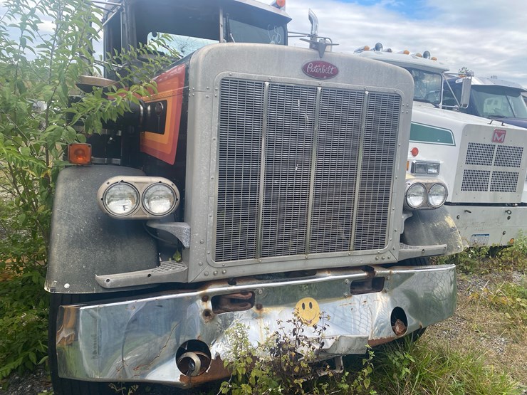 #68-•-peterbilt-tractor-for-parts-image-2