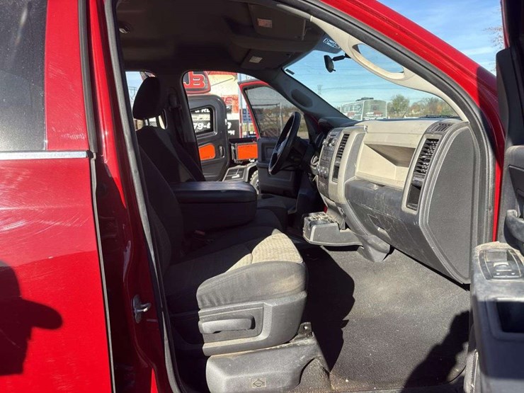 2010-dodge-ram-1500-image-41