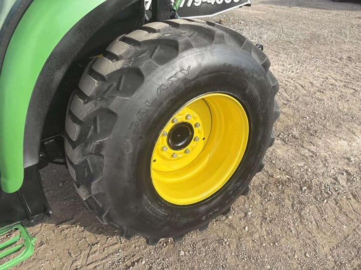 john-deere-3320-image-8