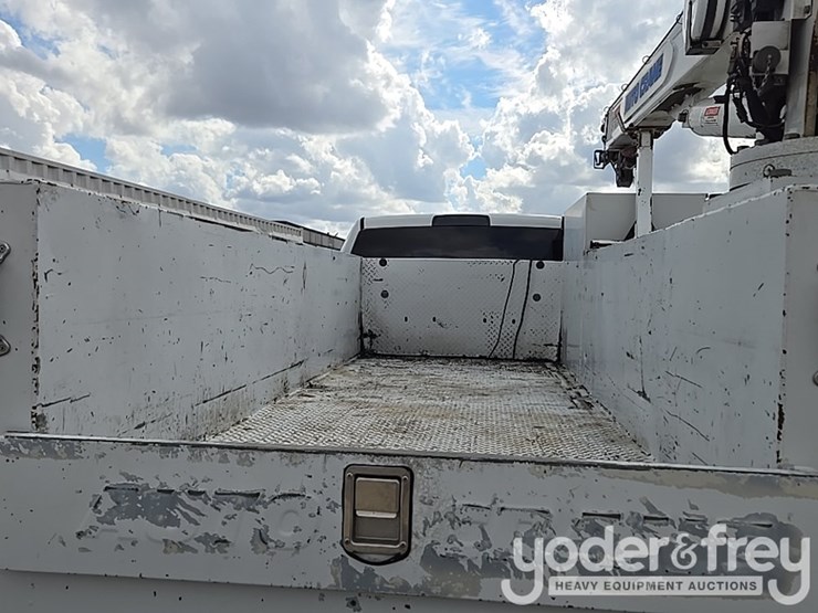 2014-dodge-service-truck-image-53