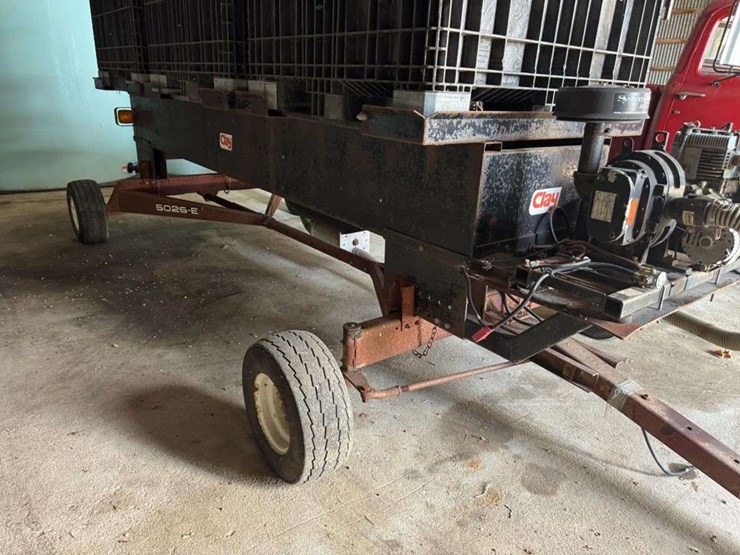 clay-seed-box-trailer-image-6