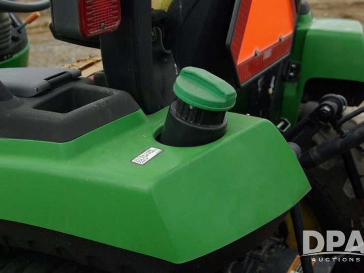 john-deere-2032r-image-10