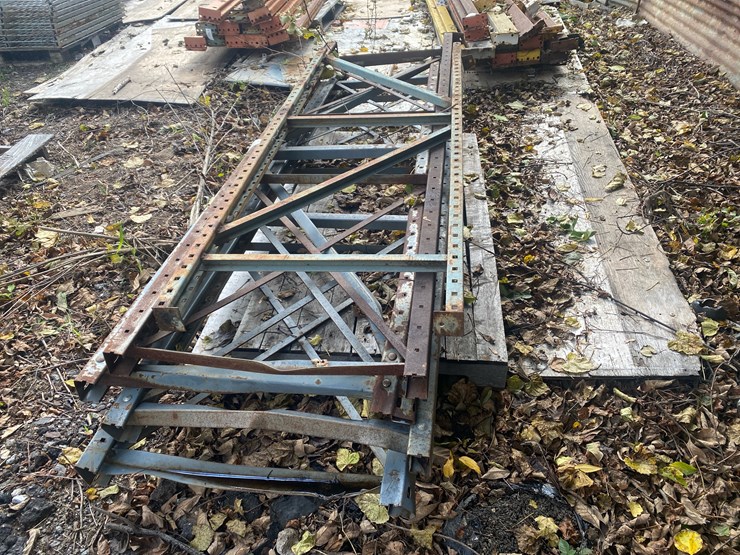 #94-•-(5)-pallet-rack-uprights-image-2