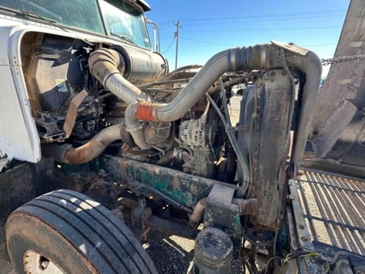 1996-freightliner-bobtail-water-truck-image-48