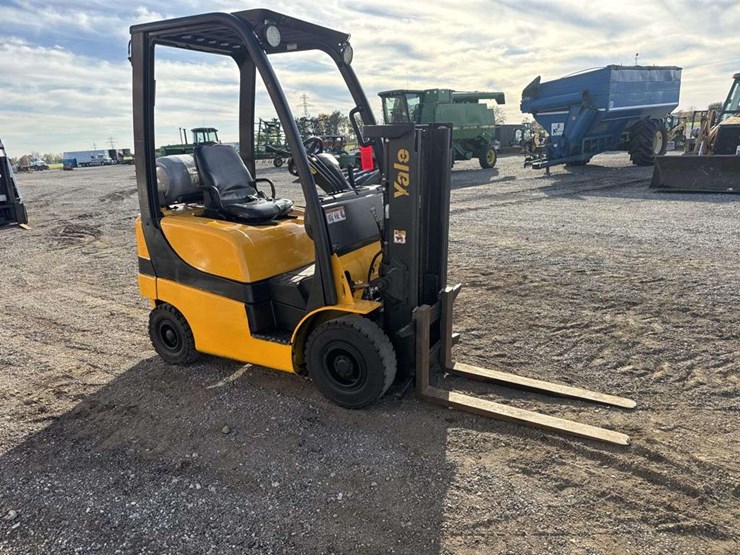 2016-yale-fork-lift-image-11