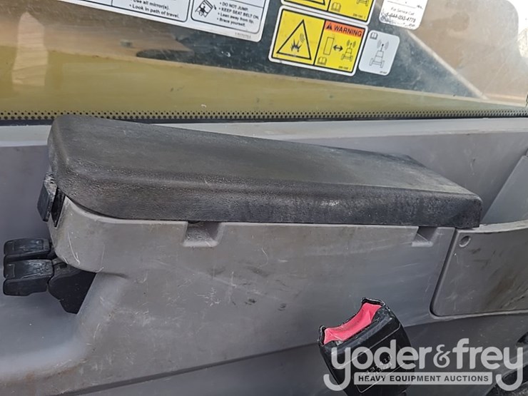 2019-caterpillar-tl1255d-image-118