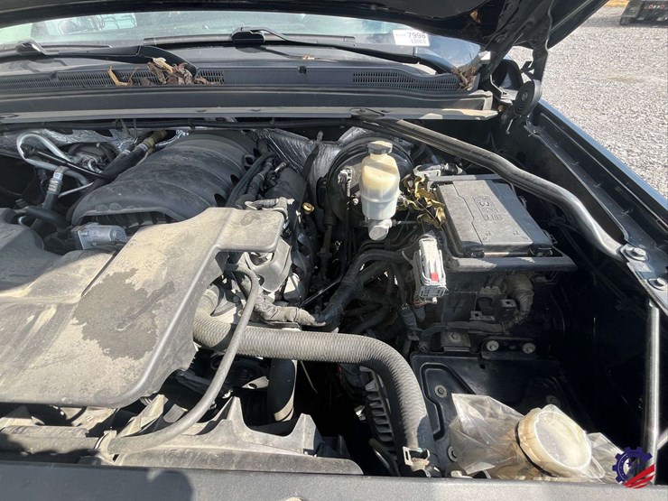 2015-chevrolet-tahoe-ltz-image-31