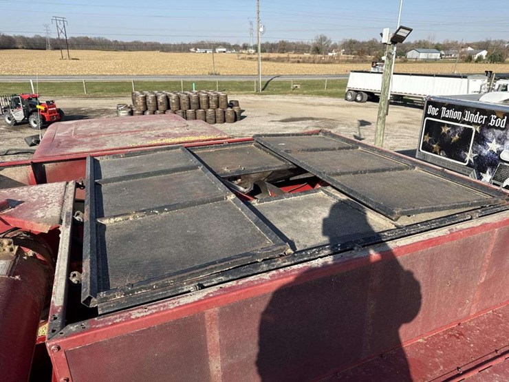 1992-case-ih-1680-image-21