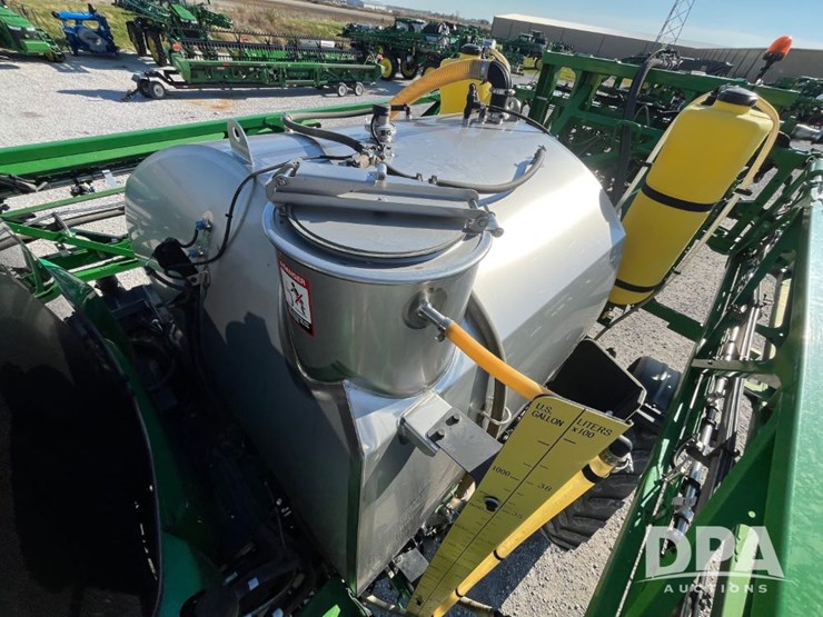 2019-john-deere-r4038-image-64