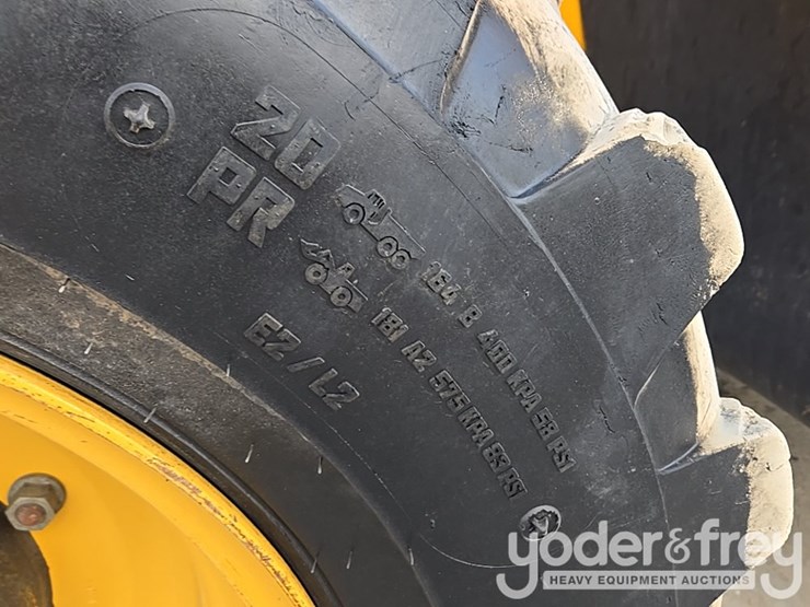 2017-jcb-512-56-image-33
