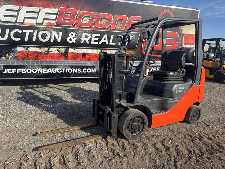 2016-toyota-fork-lift-image-2