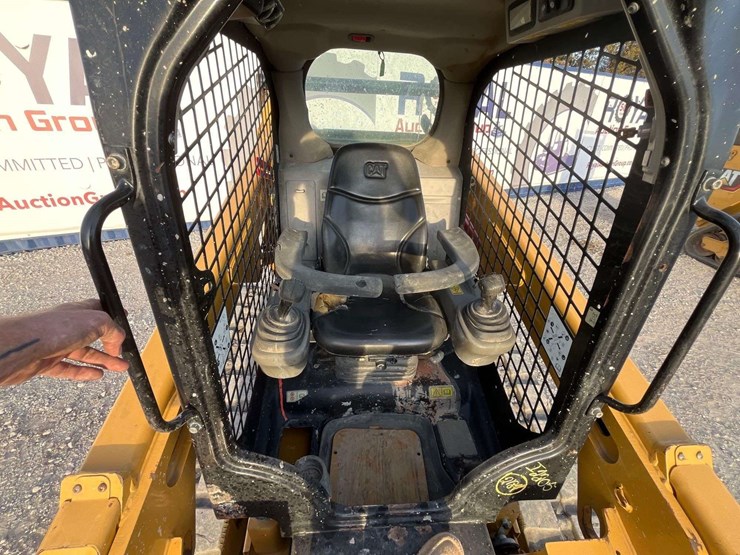 2018-caterpillar-259d-image-13