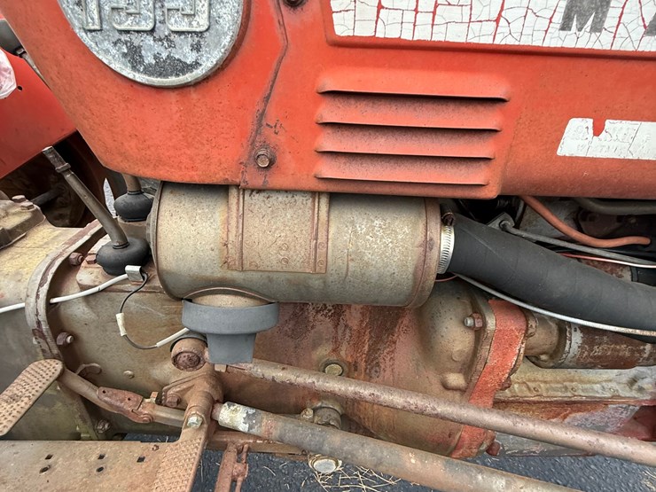 massey-ferguson-135-image-6