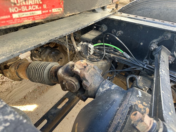 #33701-•-2011-mack-cxu-sleeper-truck-tractor-1m1aw09y4bm013132-image-20