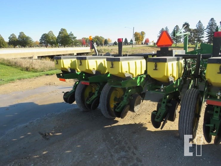 2000-john-deere-1770-image-6