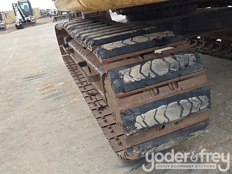 2016-caterpillar-312fgc-image-16