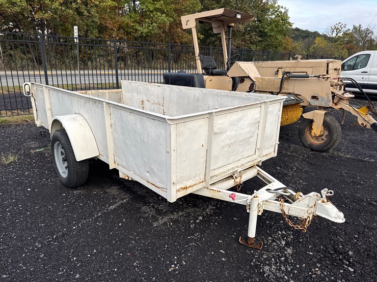 #131-•-1997-diamond-back-tilt-trailer-image-2