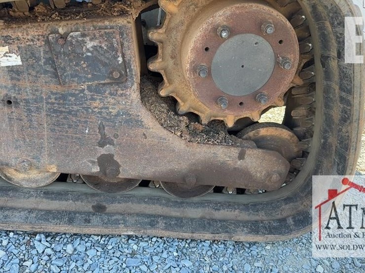 2008-bobcat-t300-image-9