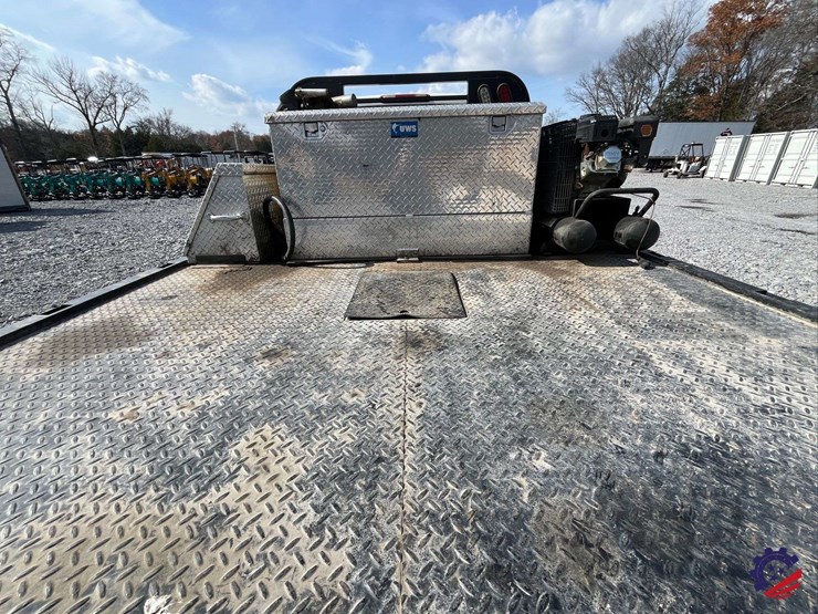 2002-chevrolet-silverado-flatbed-truck-image-38