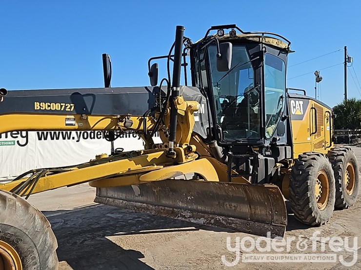 2012-caterpillar-120m-image-16