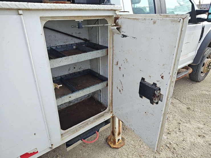 2017-ford-f550-image-38