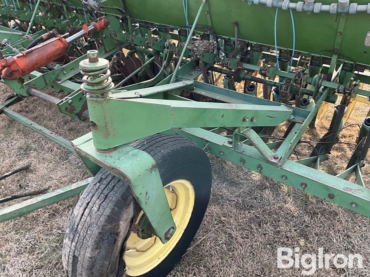 john-deere-14-image-16