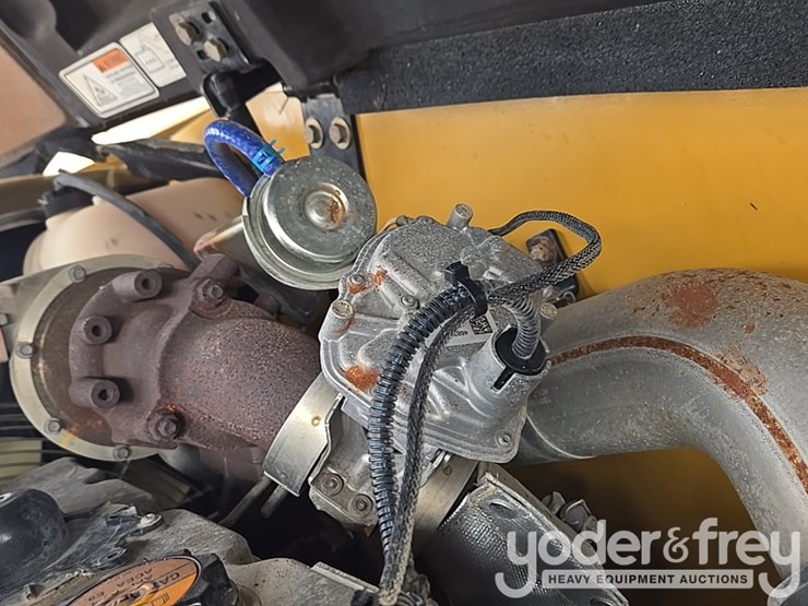 2019-caterpillar-tl1255d-image-100