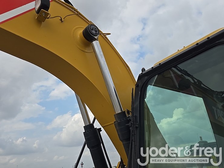 2016-caterpillar-312fgc-image-38