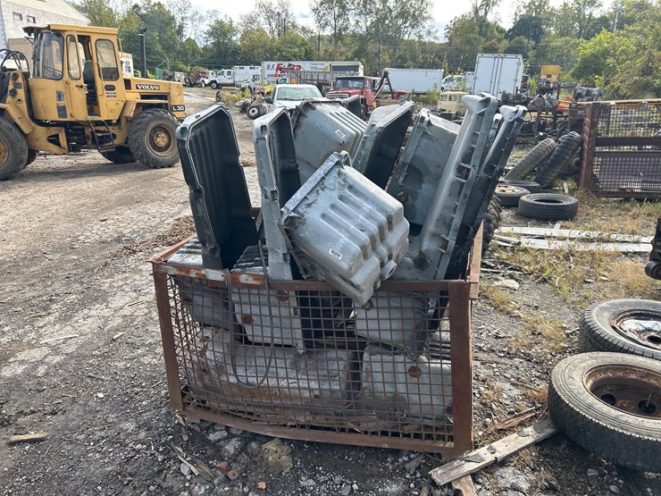 #114-•-44”-x-57”’-stackable-steel-crate-image-2