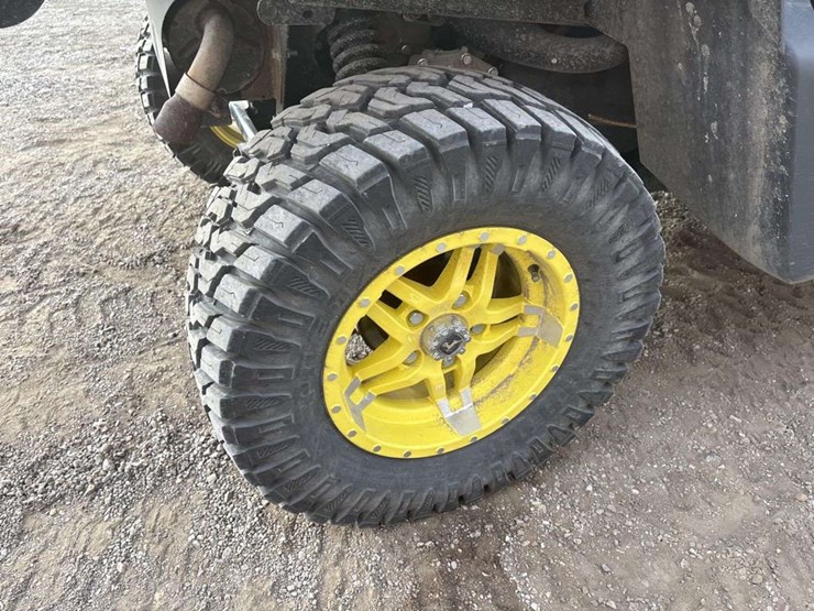 john-deere-gator-image-11