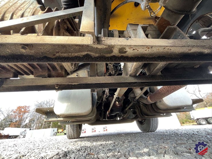 2005-freightliner-m2-business-class-s/a-water-truck-image-26