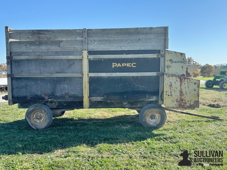 papec-14-forage-wagon-on-knowles-running-gear-image-4