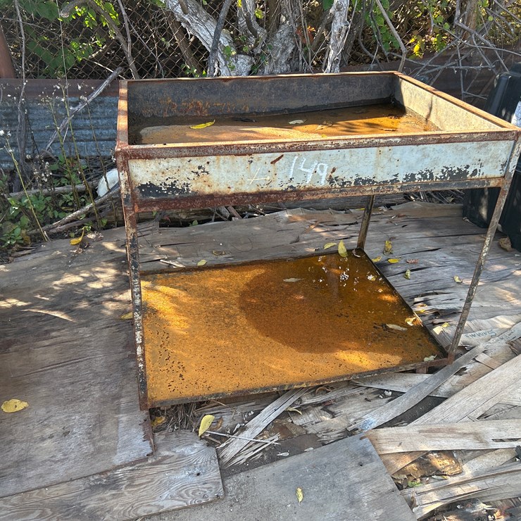 #149 • 30” x 40” Steel Portable Cart