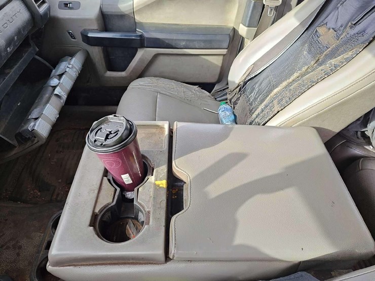 2017-ford-f550-image-37