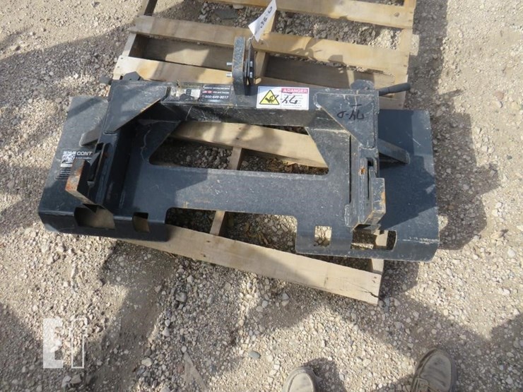 skid-loader-3pt-hitch-image-2