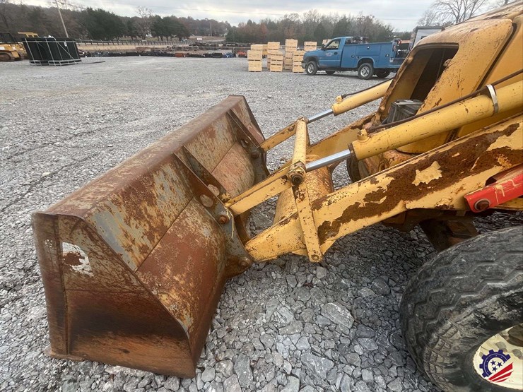 new-holland-575e-image-17