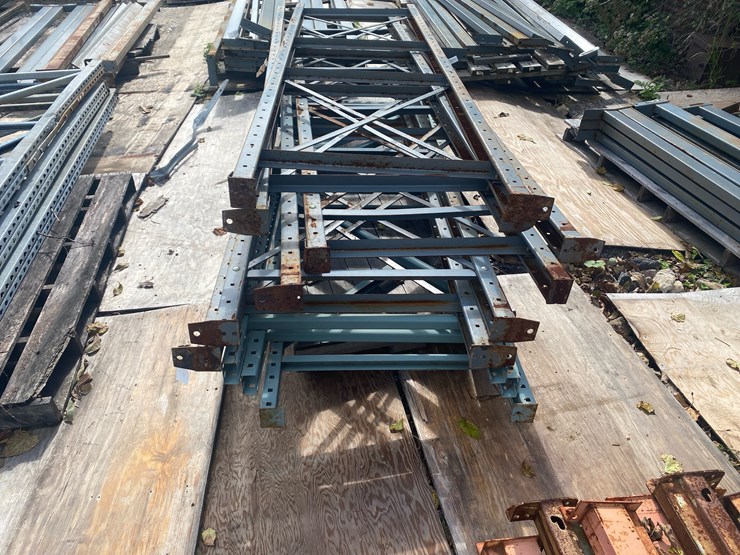 #102-•-(9)-30”-x-9’-pallet-rack-uprights-image-2