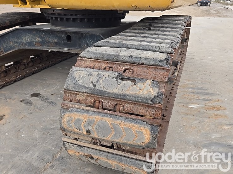 2016-caterpillar-312fgc-image-15