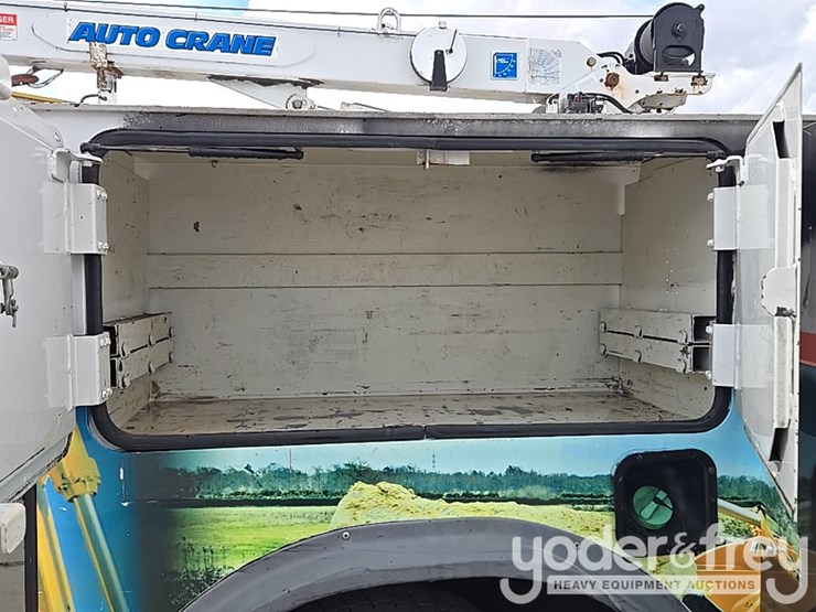 2014-dodge-service-truck-image-50