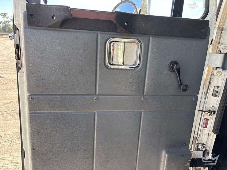 2017-autocar-xpeditor-image-7