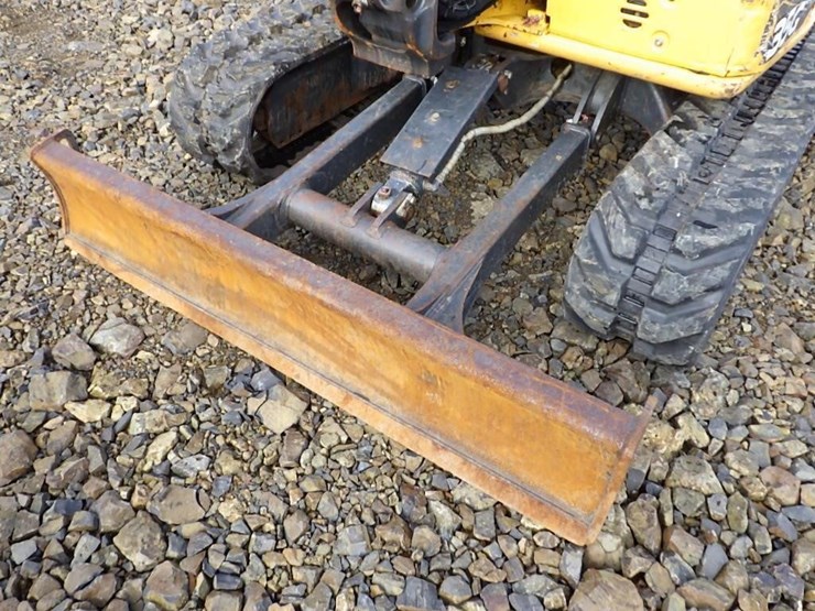 2019-deere-35g-image-13