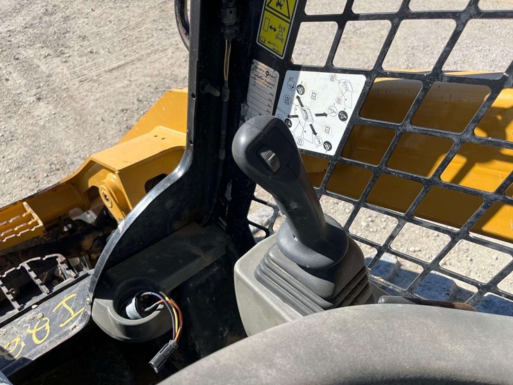 2019-caterpillar-289d3-image-16