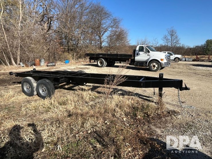 2016-custom-trailer-image-3