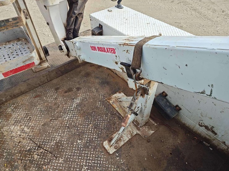 2018-ford-f550-image-25