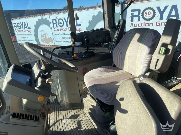 john-deere-7230-131hp-4wd-agricultural-utility-tractor-image-21