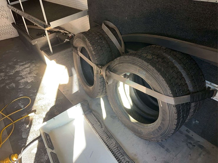 2008-freightliner-mt45-image-23