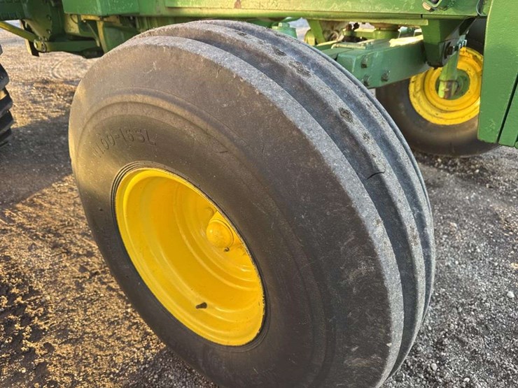 john-deere-4230-image-23