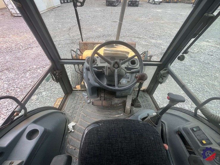 new-holland-575e-image-42